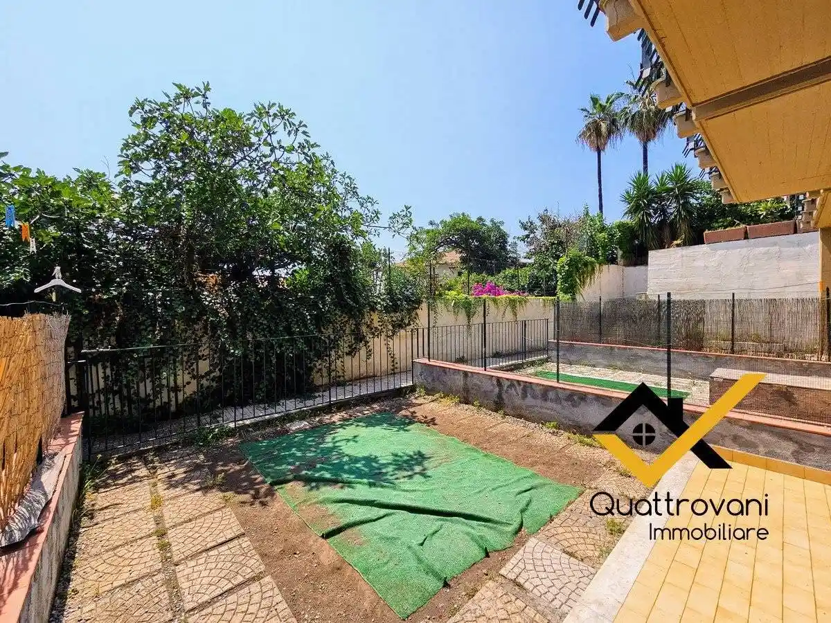 Appartamento in affitto a Aci Castello