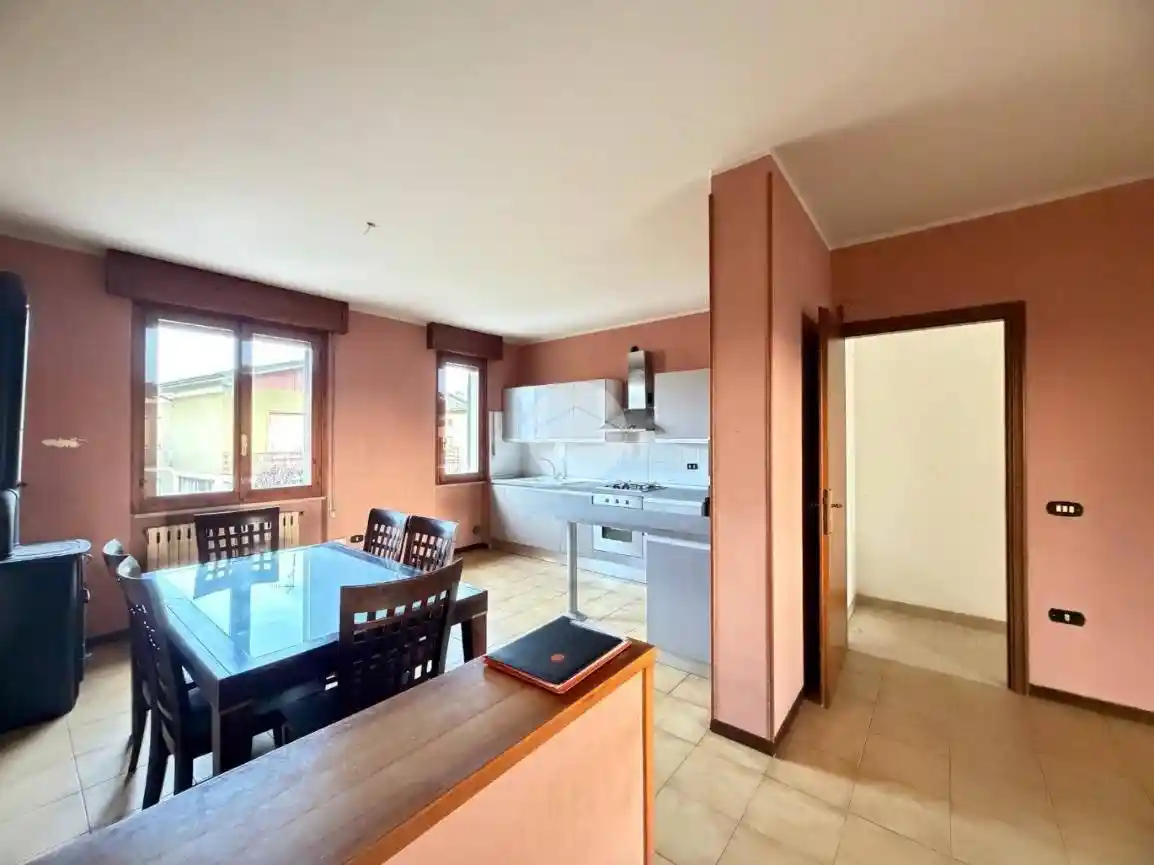 Appartamento in vendita a Dello