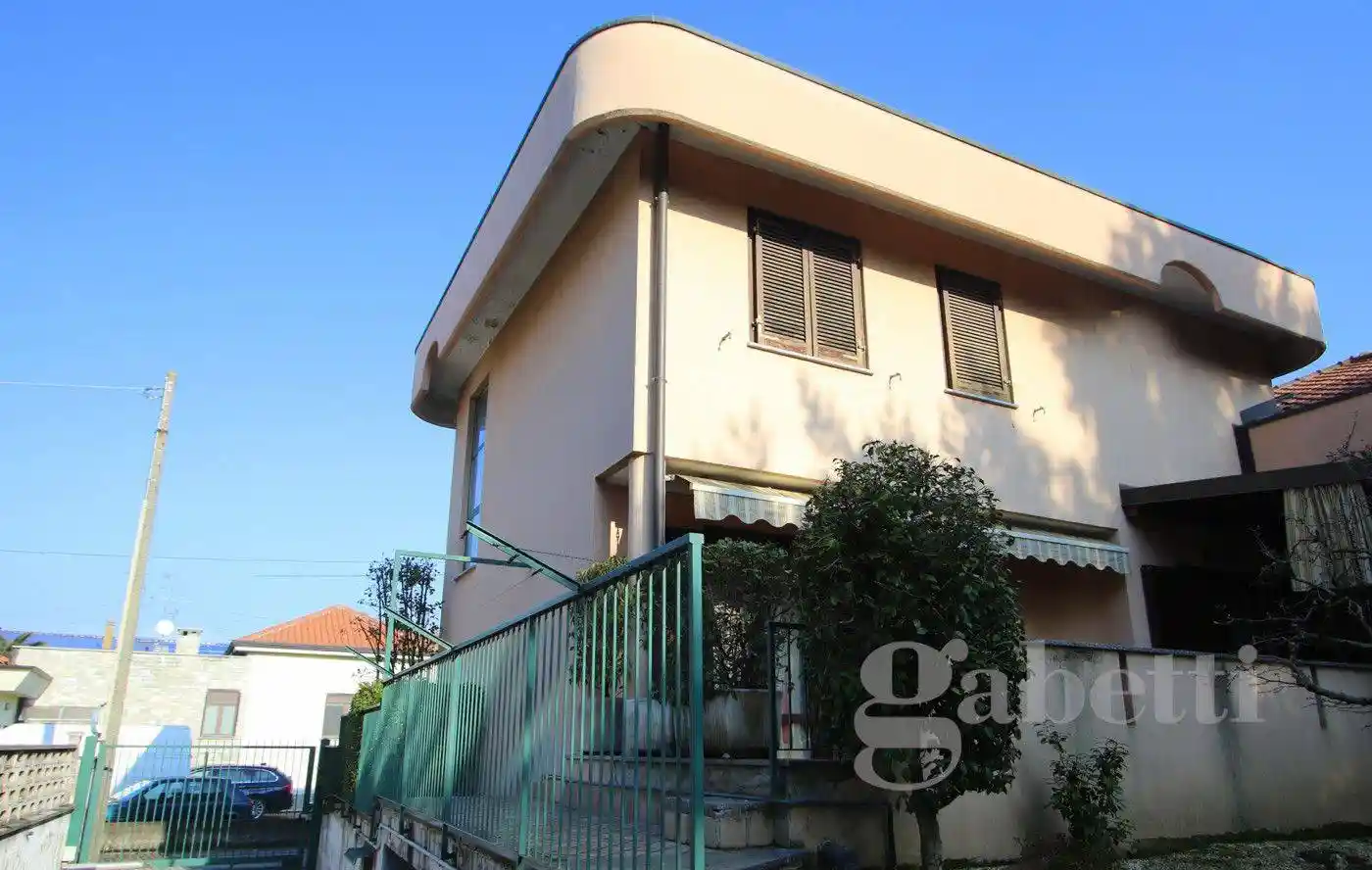 Villa in vendita a Busto Arsizio