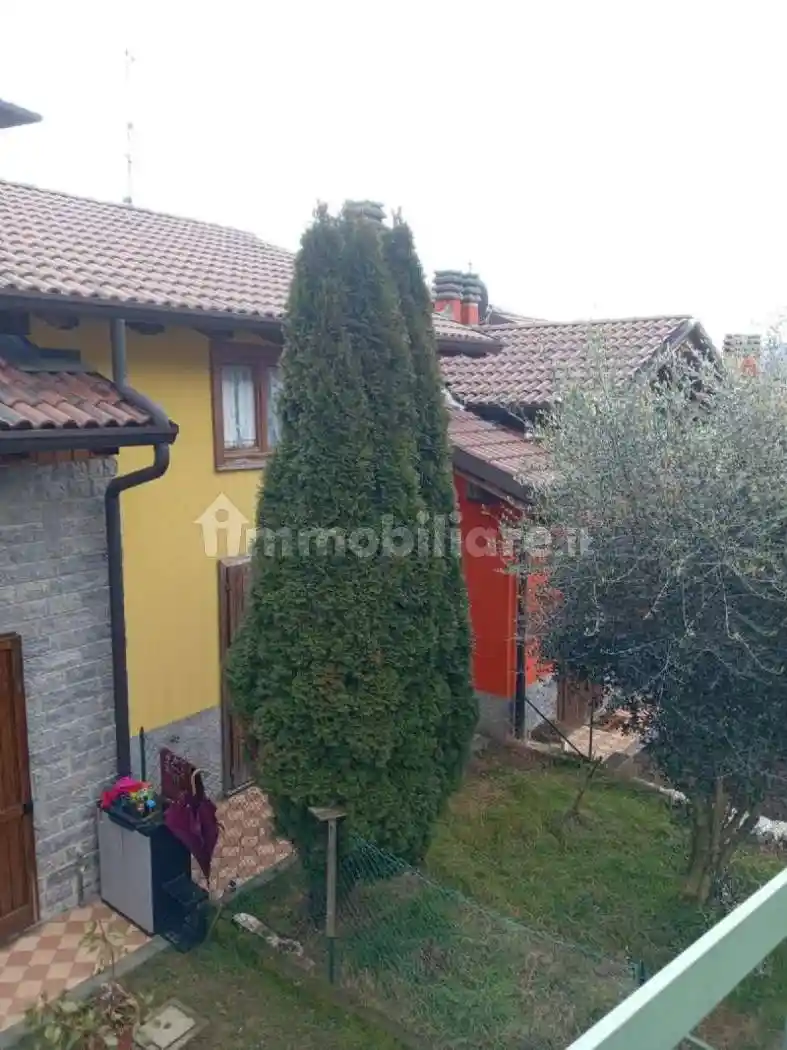 Villetta a schiera in vendita a Val Brembilla