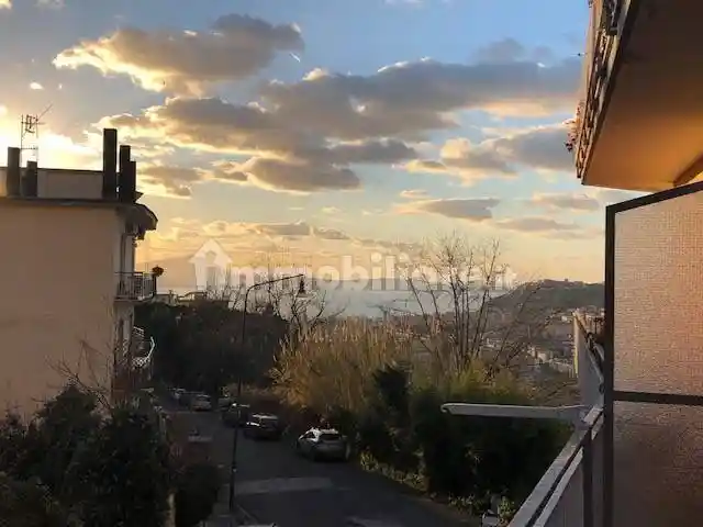 Appartamento in affitto a Napoli