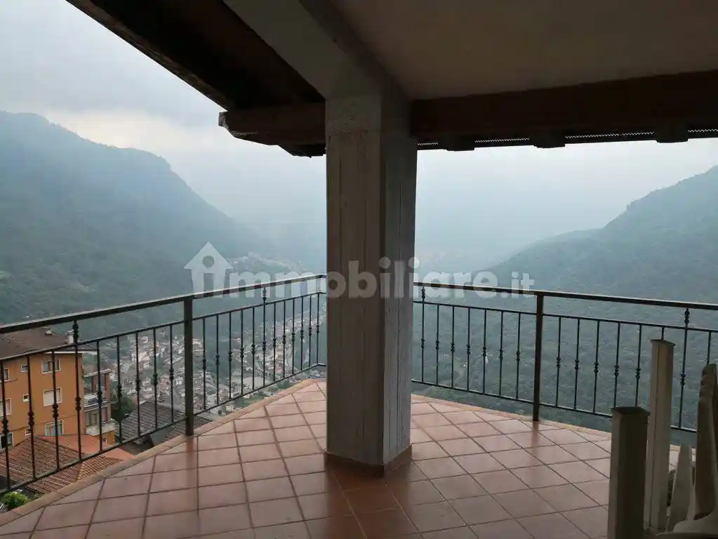 Appartamento in vendita a Berzo Demo