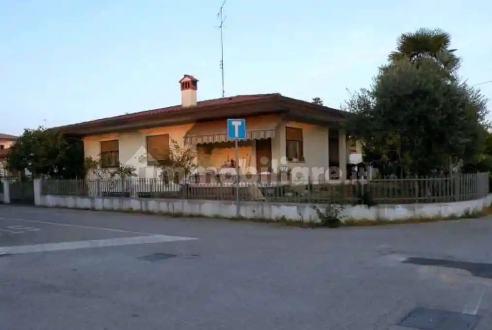 Villa in vendita a Porcia