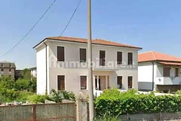 Casa indipendente in vendita a Ceregnano