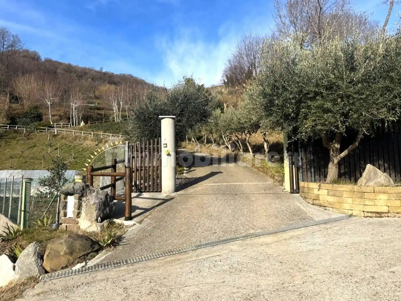 Rustico - Casale in vendita a San Giovanni Ilarione