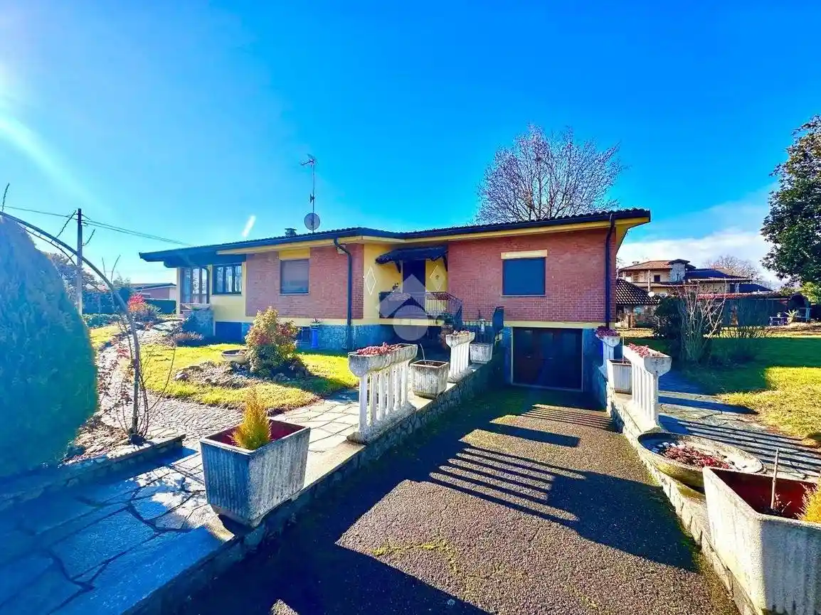 Villa in vendita a Robassomero