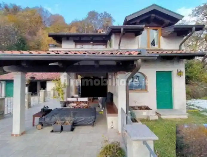 Casa indipendente in vendita a Biella