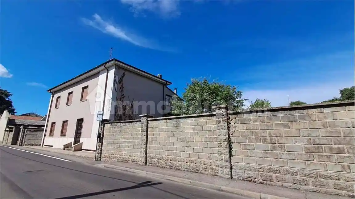 Villa in vendita a Busto Garolfo