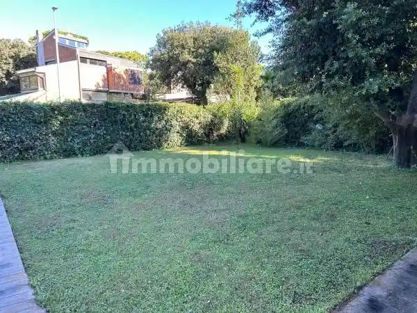 Villa in vendita a Fiumicino