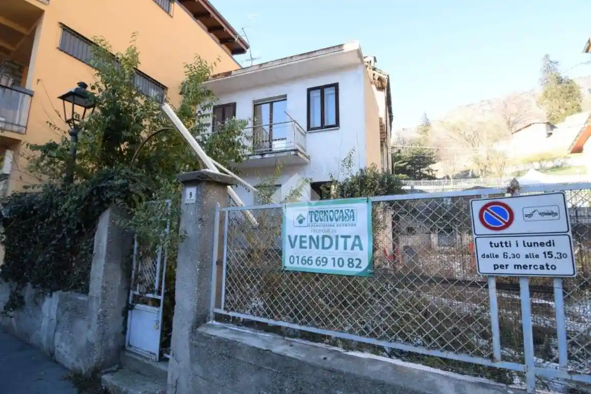 Casa indipendente in vendita a Chatillon