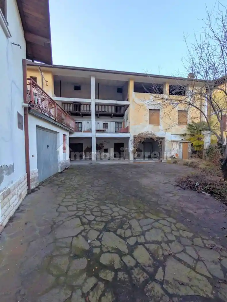 Casa indipendente in vendita a Sabbio Chiese