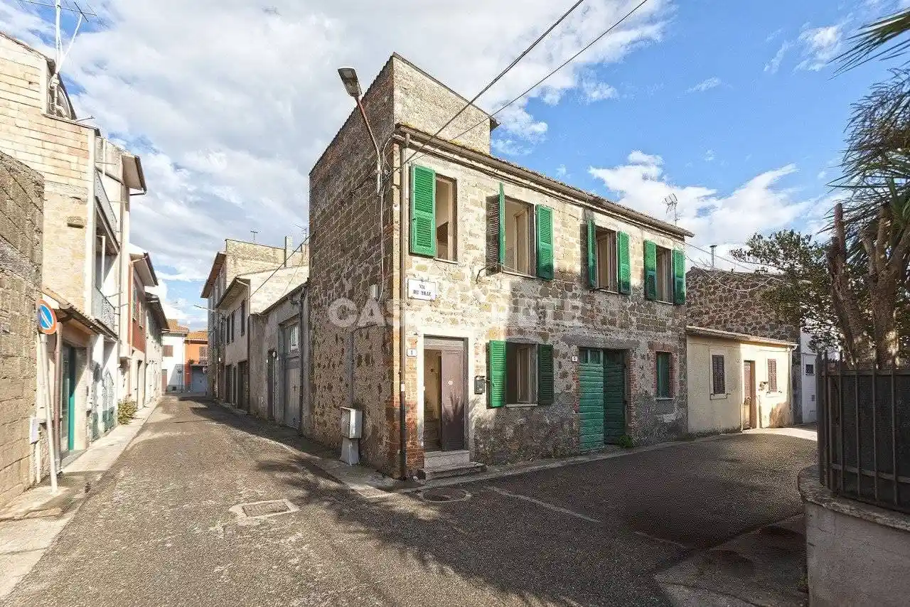 Appartamento in vendita a Marta