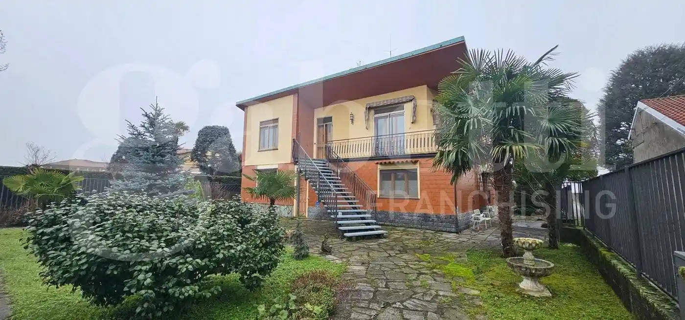 Villa in vendita a Robecchetto con Induno