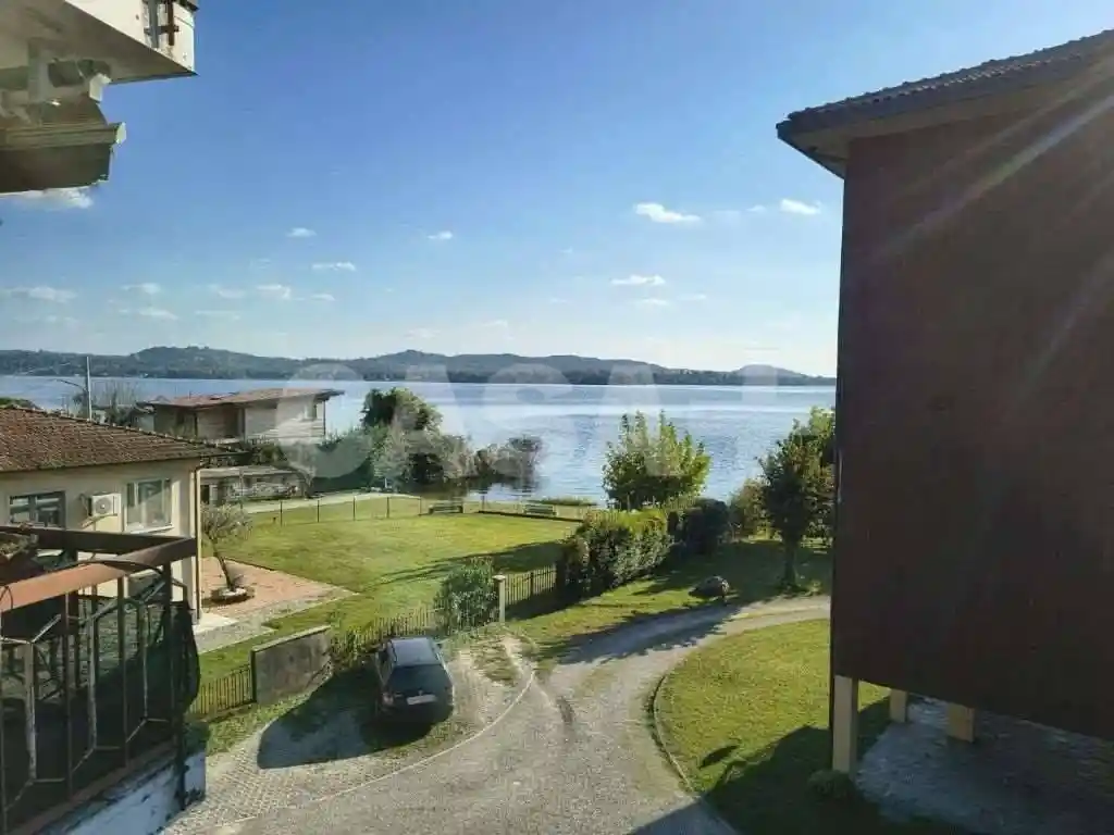 Appartamento in vendita a Gavirate