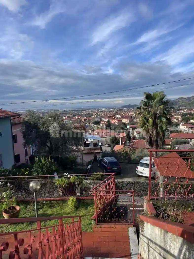 Appartamento in vendita a Massa