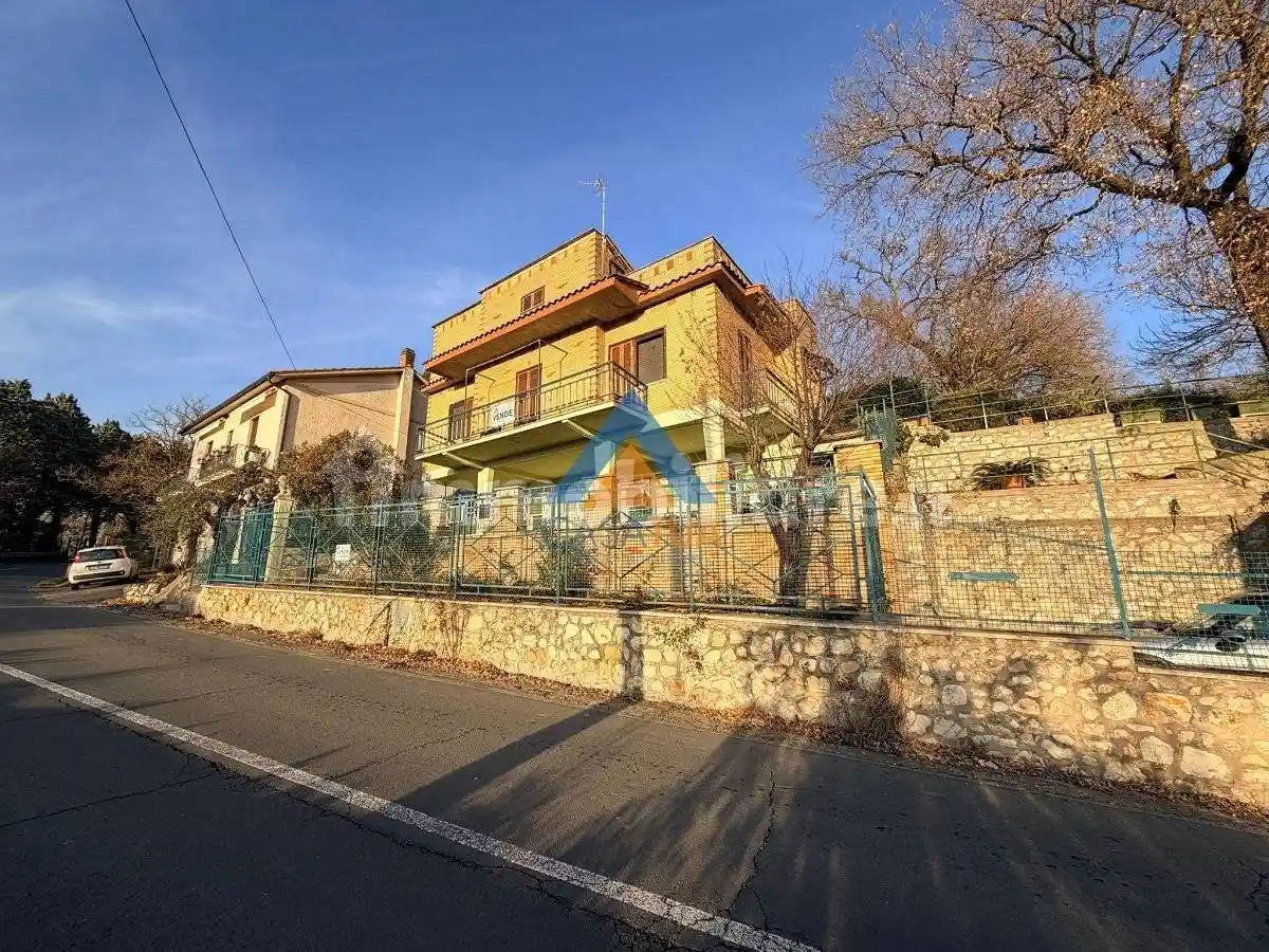 Villa in vendita a Amelia