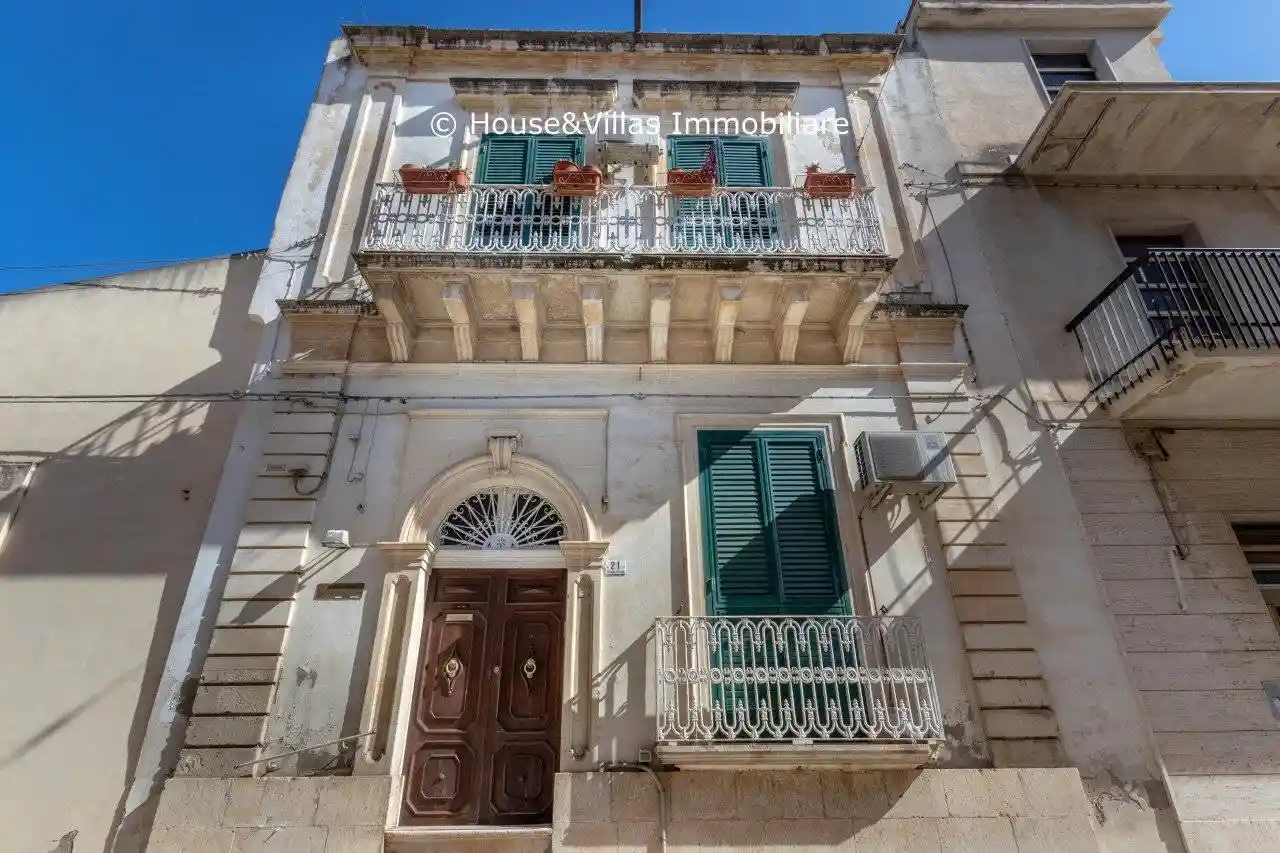 Palazzo - Edificio in vendita a Avola