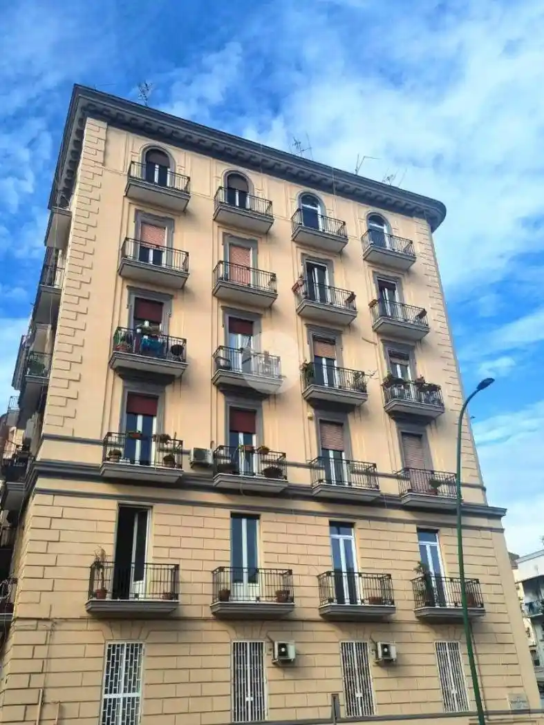 Appartamento in vendita a Napoli