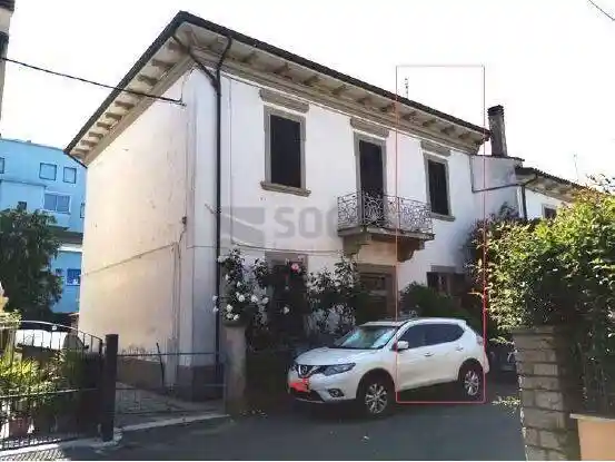 Casa indipendente in vendita a Arezzo