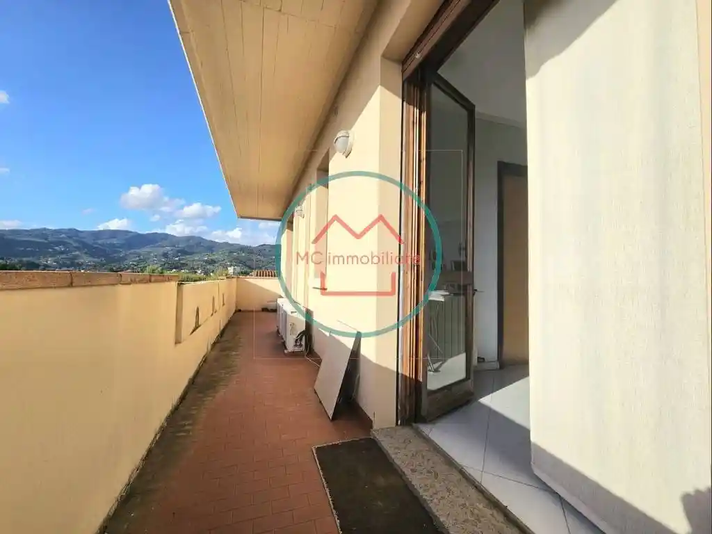 Appartamento in vendita a Massa e Cozzile