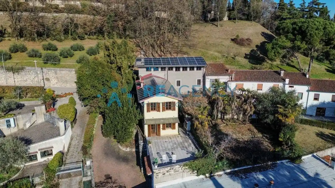 Casa indipendente in vendita a Trissino