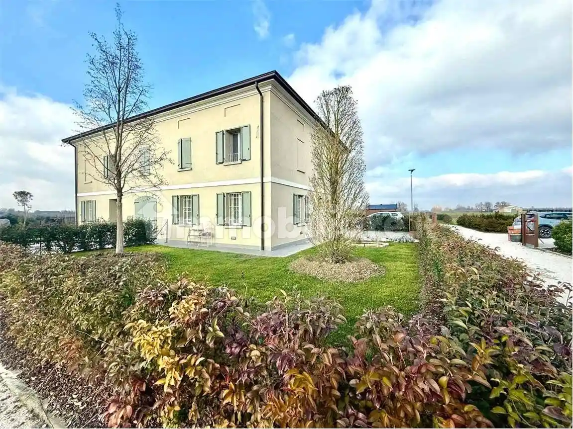 Villa in vendita a Carpi