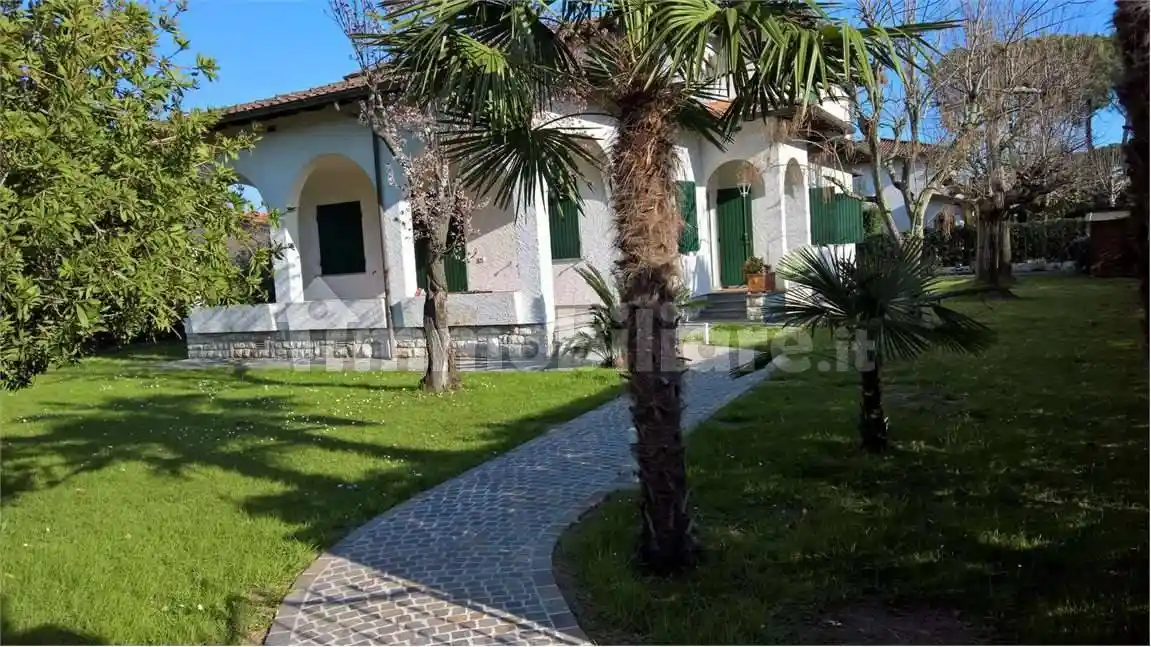 Casa indipendente in affitto a Forte dei Marmi