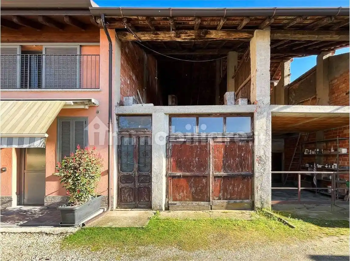 Rustico - Casale in vendita a Sesto Calende
