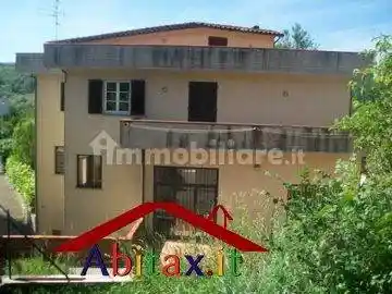 Palazzo - Edificio in vendita a Cavriglia