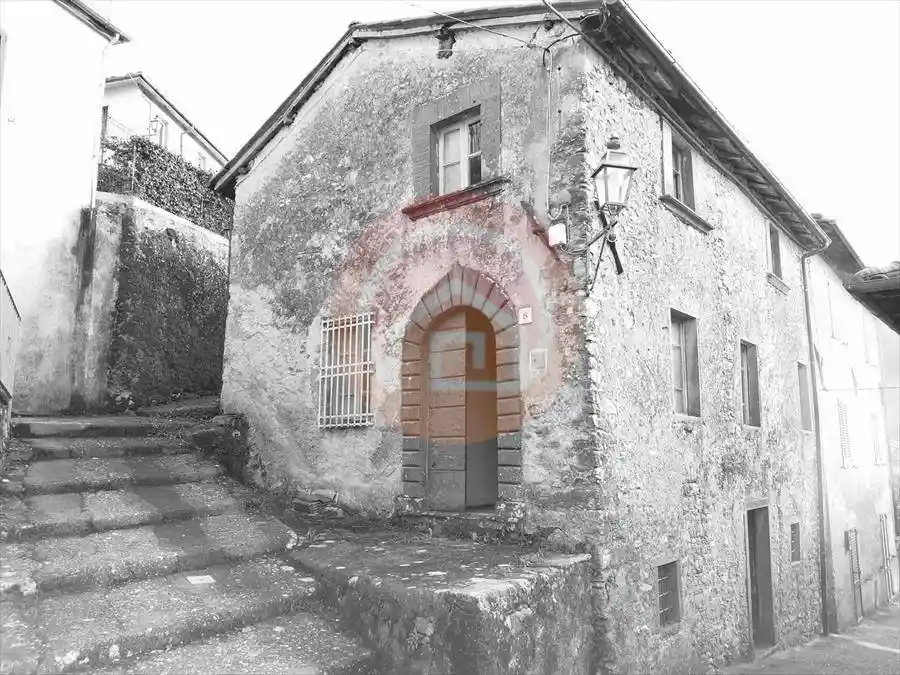 Casa indipendente in vendita a Gallicano