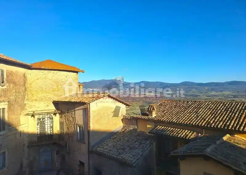 Appartamento in vendita a Castiglione in Teverina