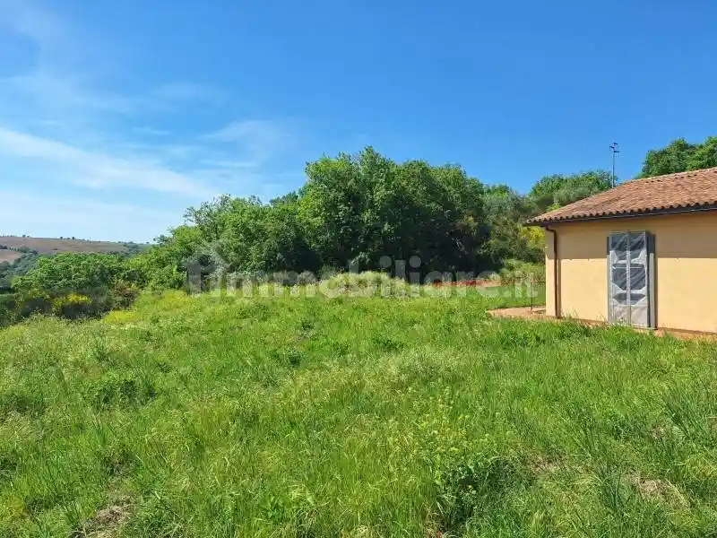 Casa indipendente in vendita a Baschi