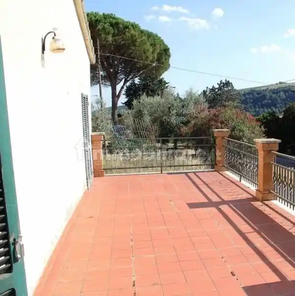 Casa indipendente in vendita a Baschi