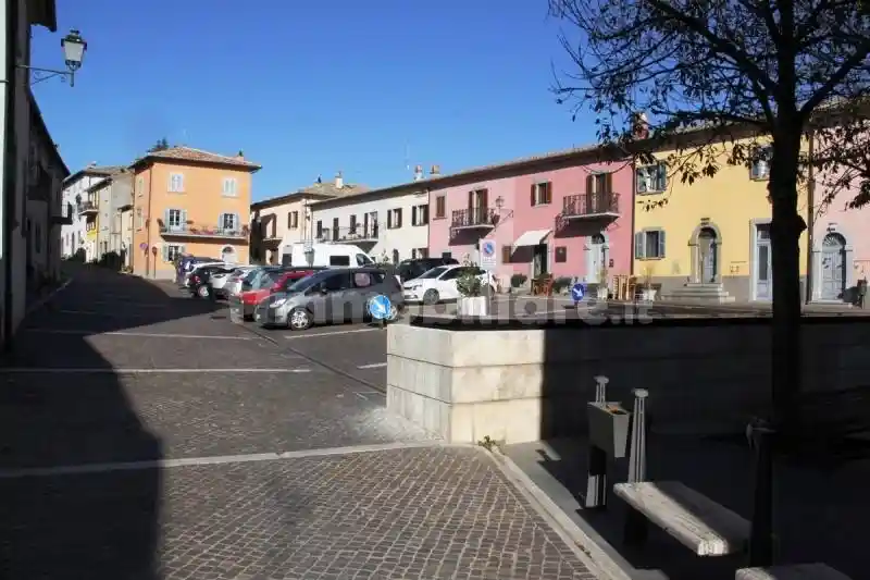 Casa indipendente in vendita a Baschi