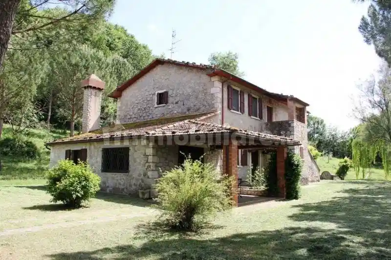 Rustico - Casale in vendita a Baschi