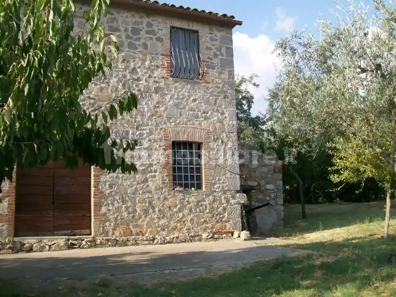 Rustico - Casale in vendita a Montecchio