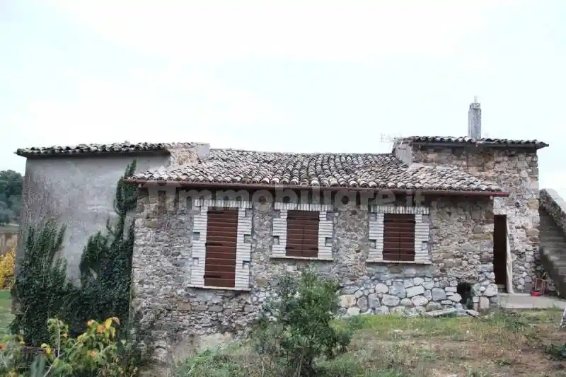 Casa indipendente in vendita a Baschi
