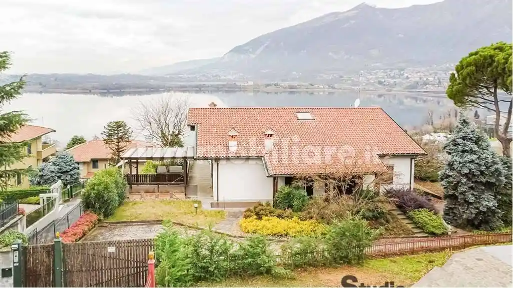 Villa in vendita a Galbiate