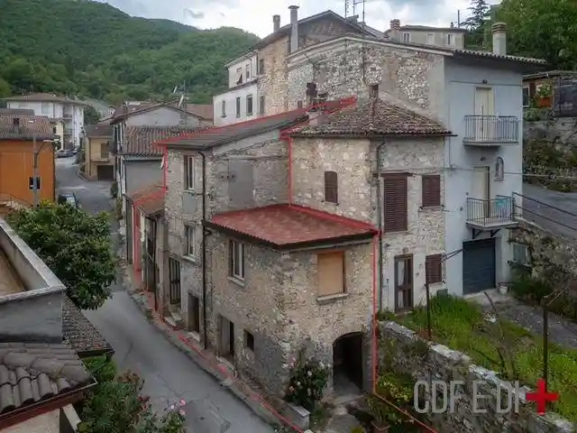 Casa indipendente in vendita a Rieti