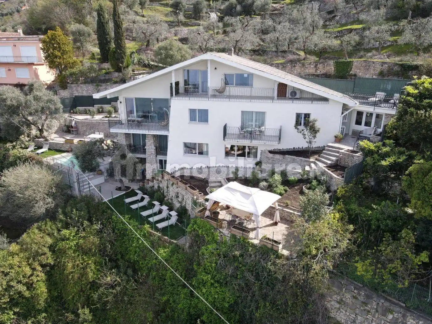Palazzo - Edificio in vendita a Brenzone sul Garda
