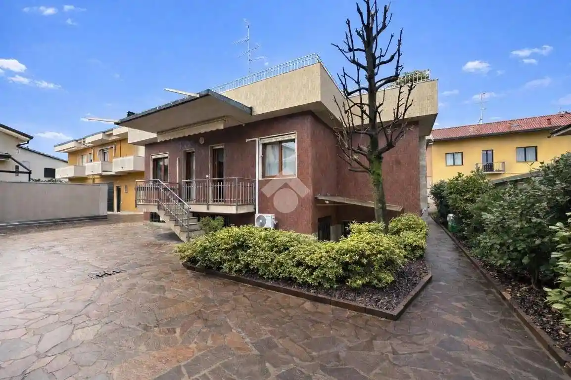 Villa in vendita a Varedo