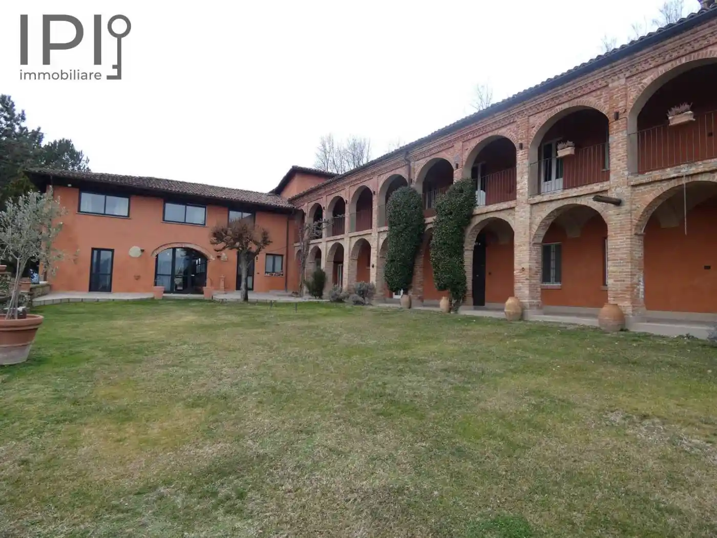 Villa in vendita a Monastero Bormida