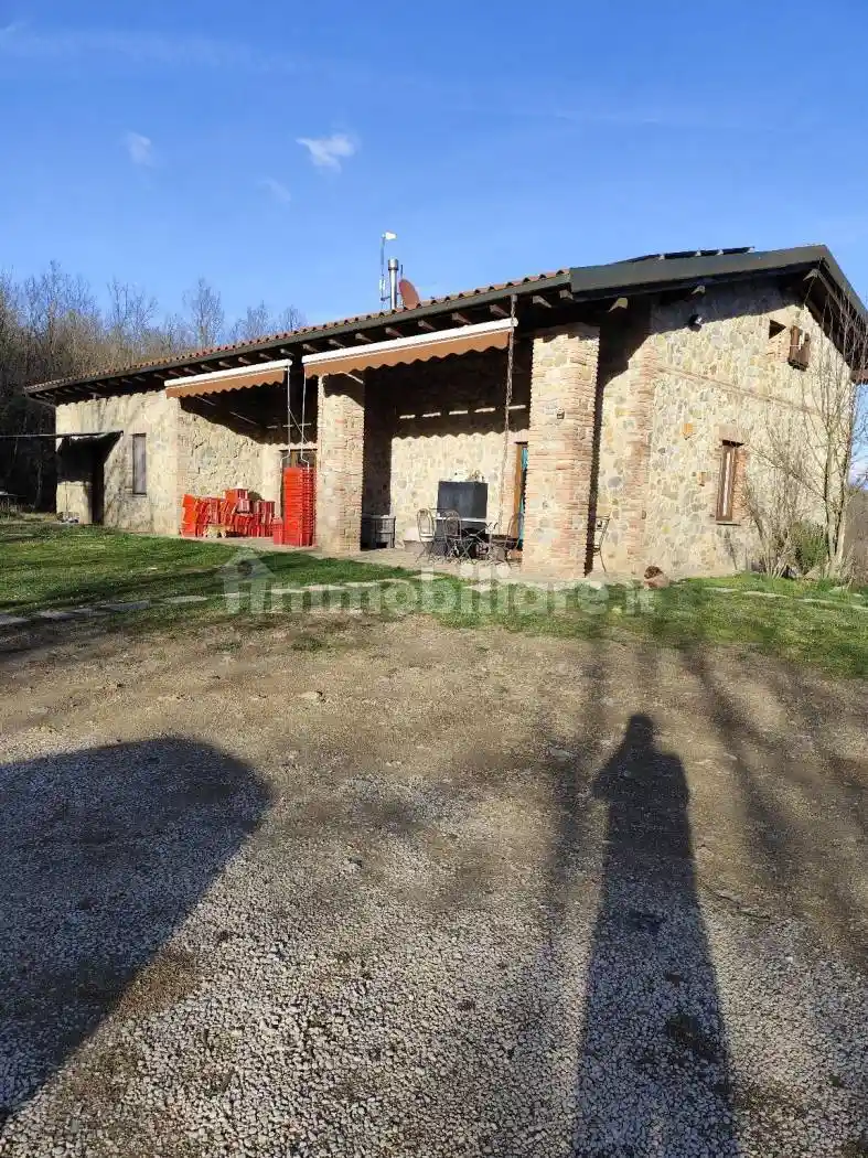 Appartamento in affitto a Montieri
