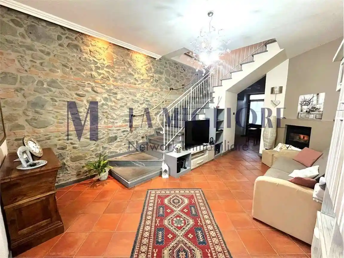 Casa indipendente in vendita a Montale