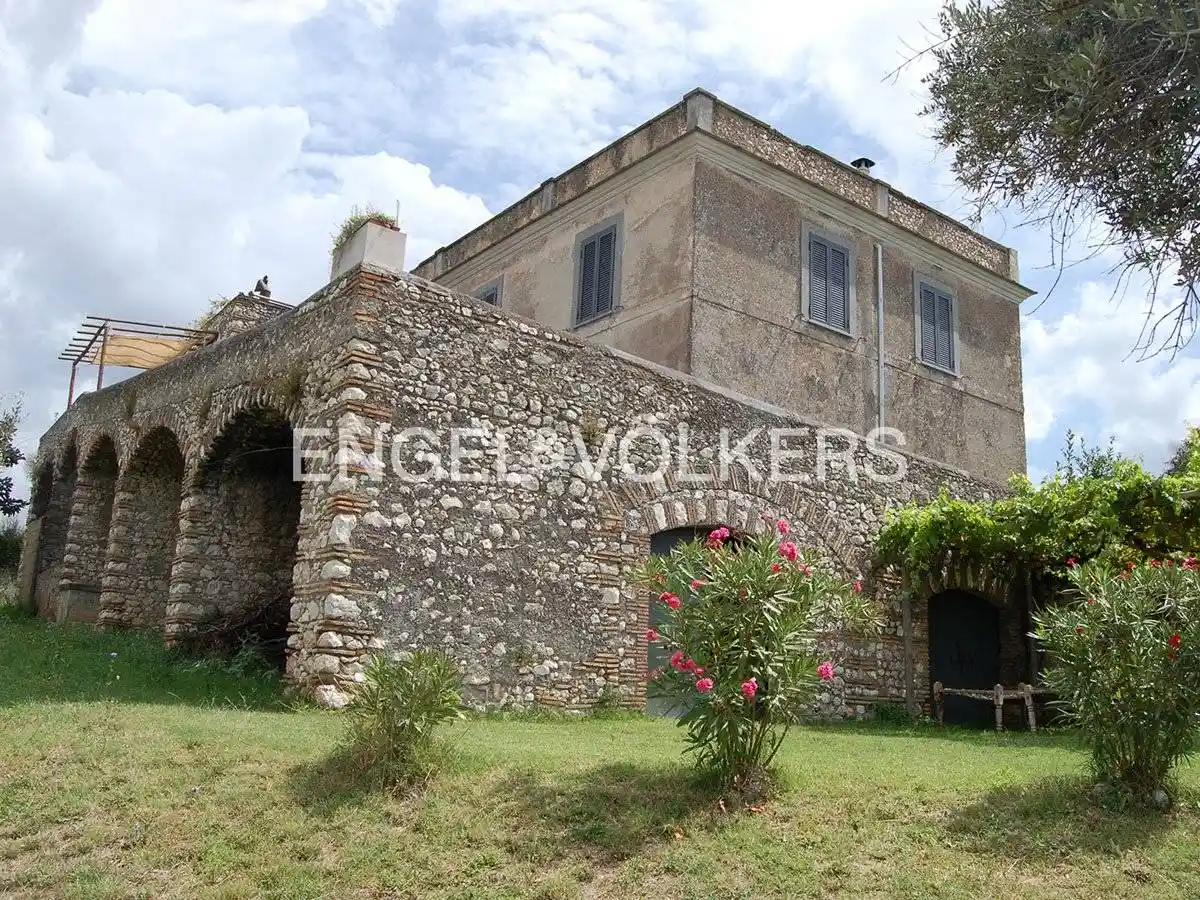 Rustico - Casale in vendita a Palombara Sabina