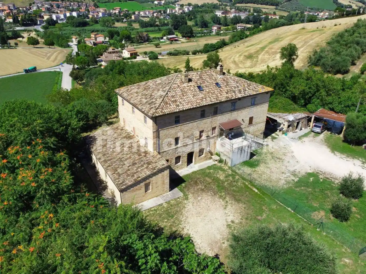 Rustico - Casale in vendita a Fermo