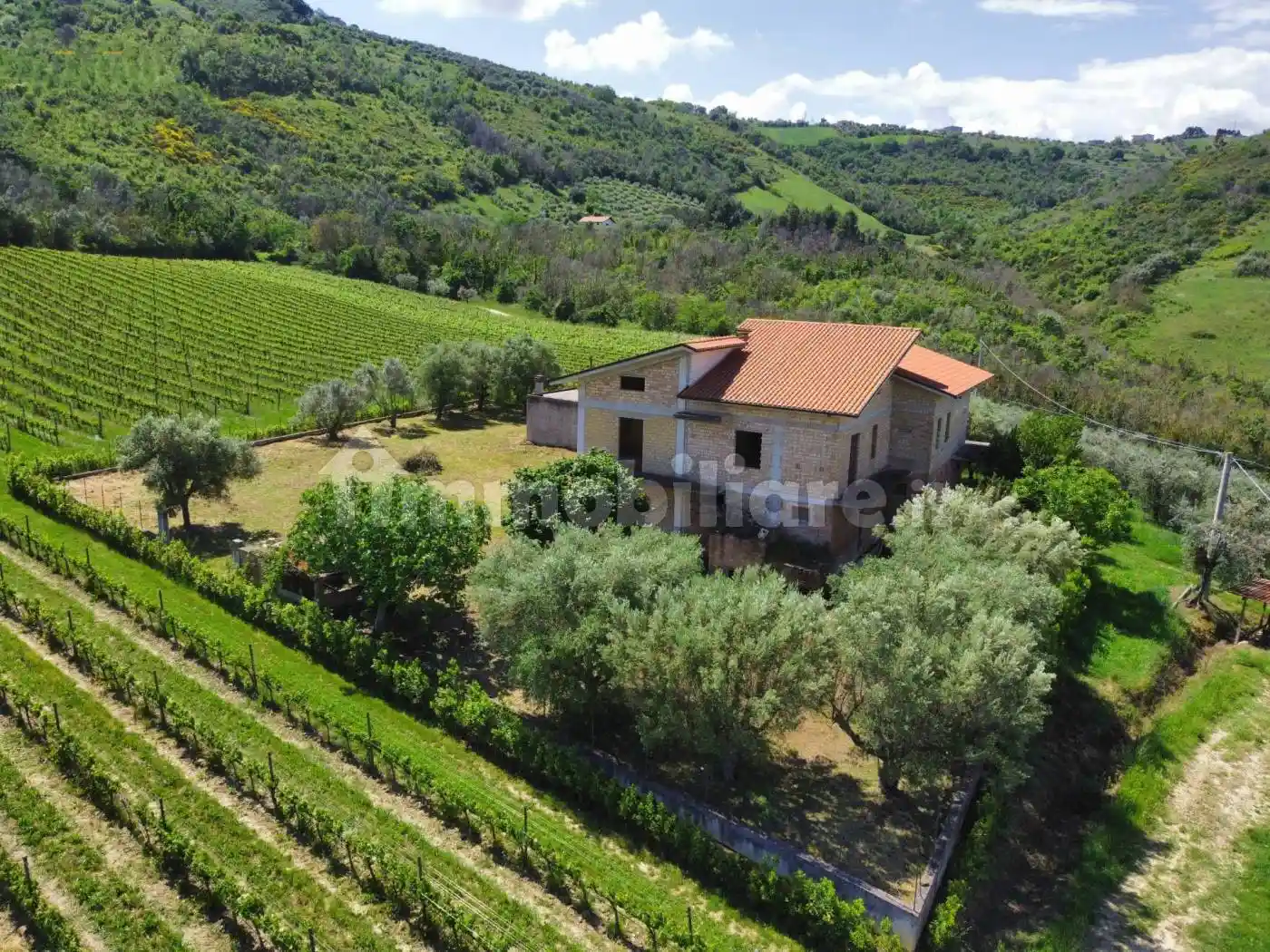 Rustico - Casale in vendita a Controguerra