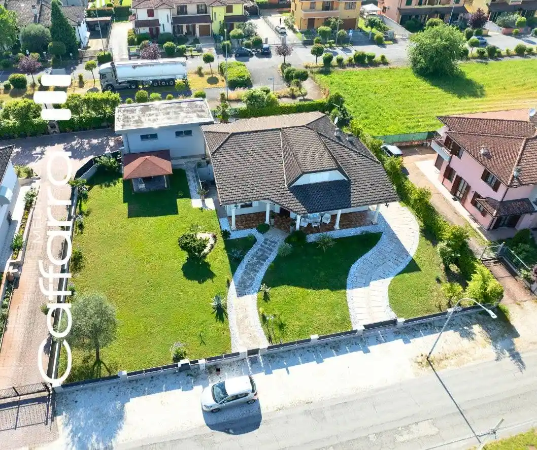 Villa in vendita a Rodigo