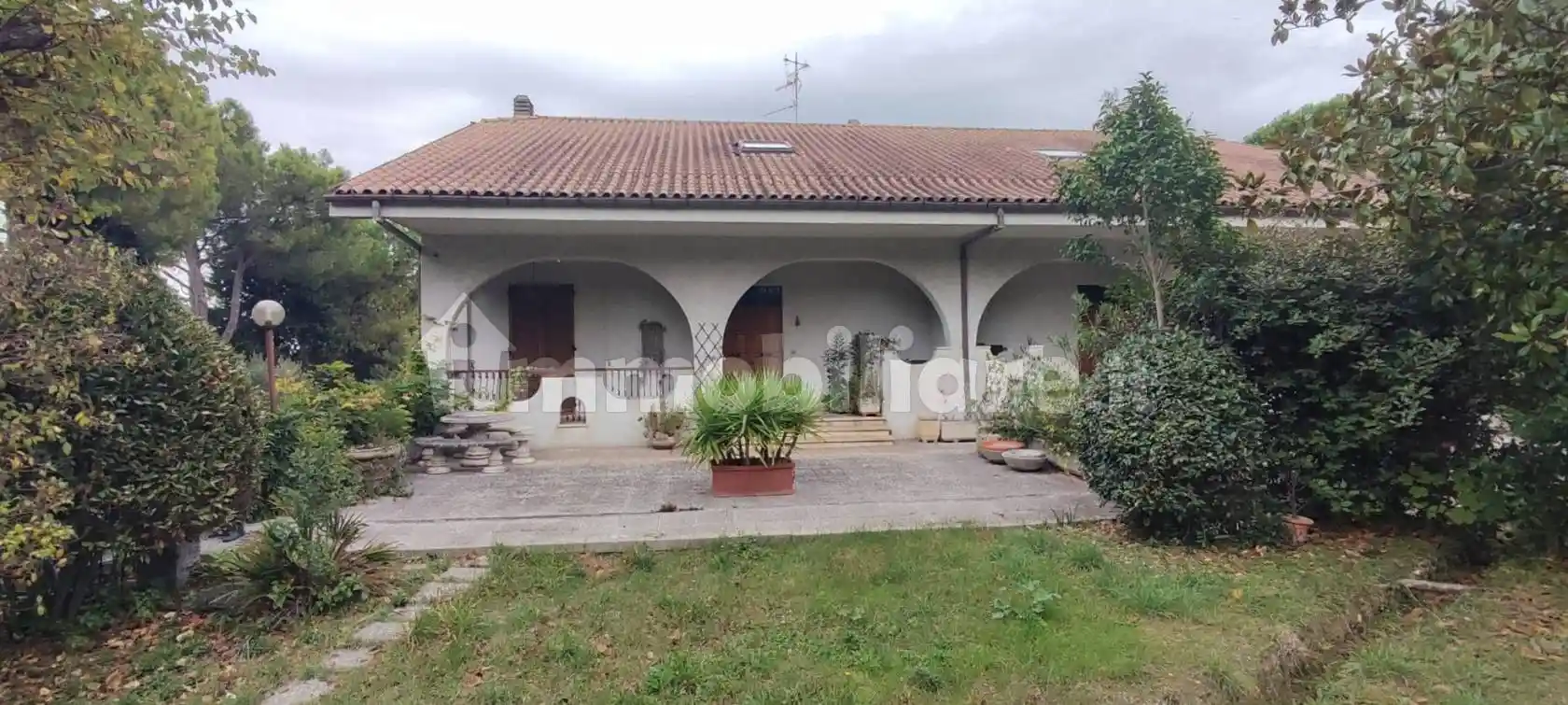 Villa in vendita a Macerata