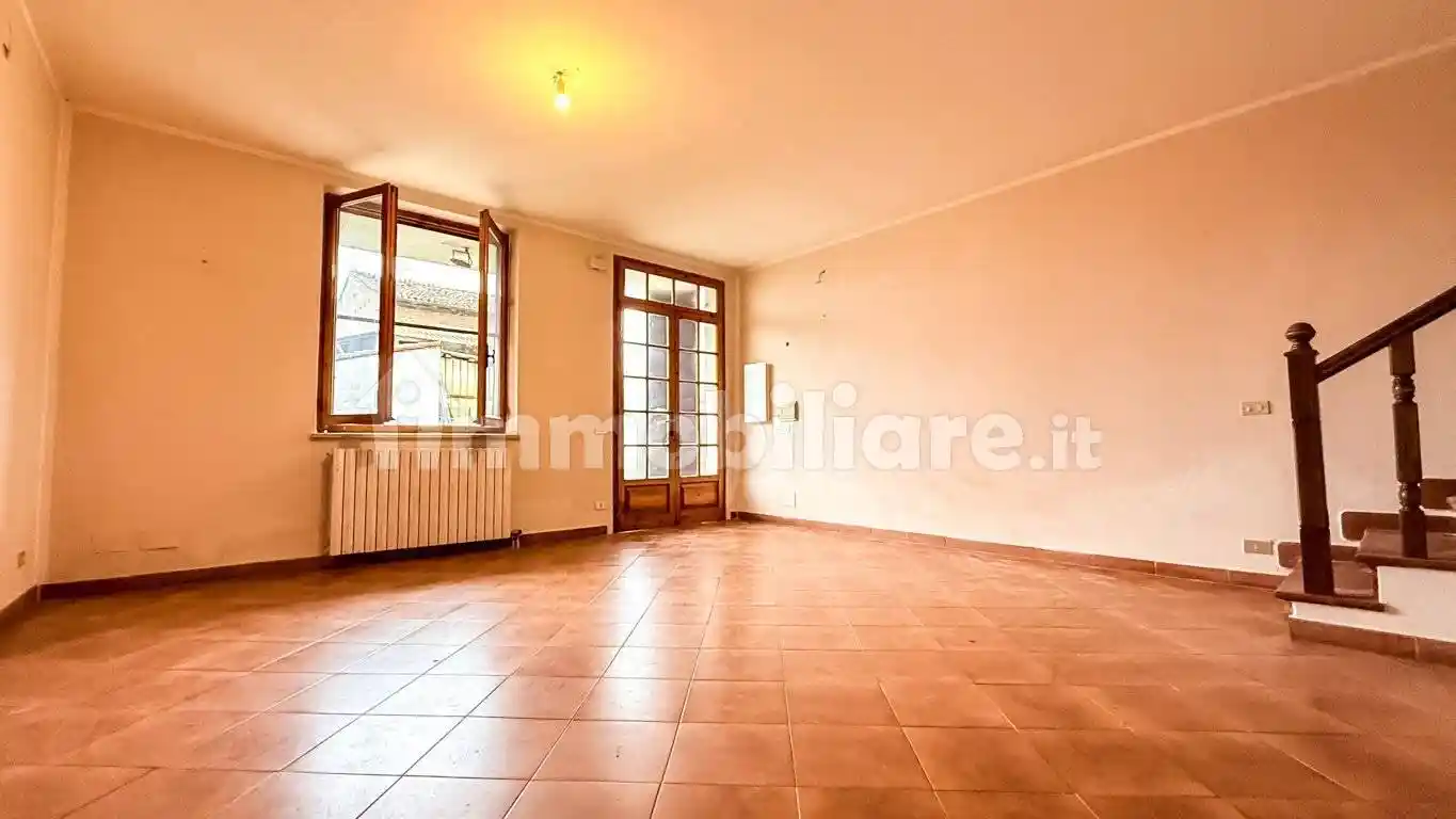 Casa indipendente in vendita a Rivarolo del Re ed Uniti